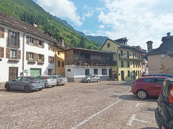 appartamento in vendita a Vanzone con San Carlo