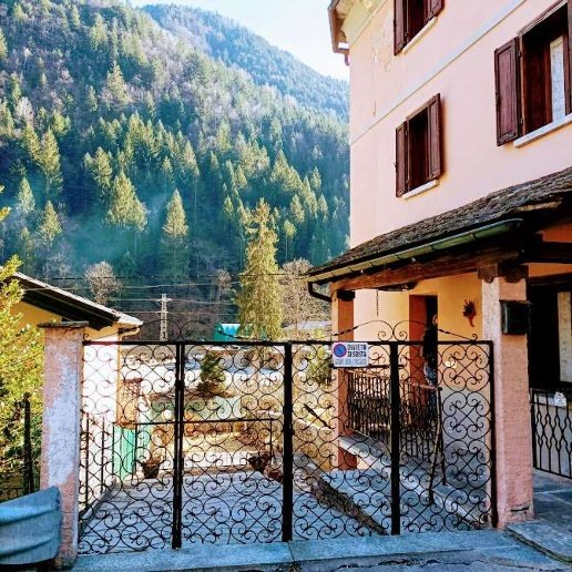 casa indipendente in vendita a Vanzone con San Carlo in zona San Carlo