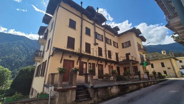 appartamento in vendita a Vanzone con San Carlo