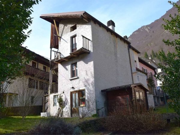 casa indipendente in vendita a Vanzone con San Carlo in zona Vanzone