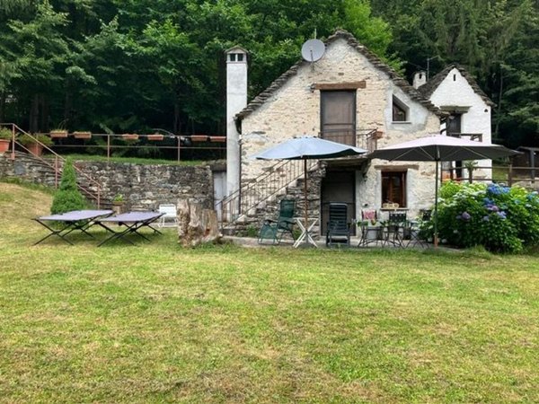 casa indipendente in vendita a Vanzone con San Carlo in zona Roletto