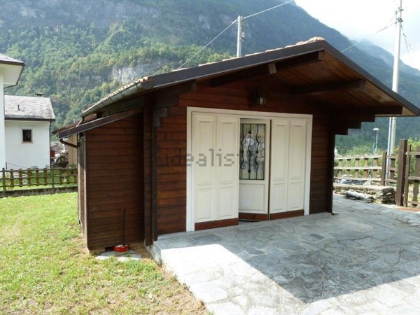 appartamento in vendita a Varzo in zona Alneda