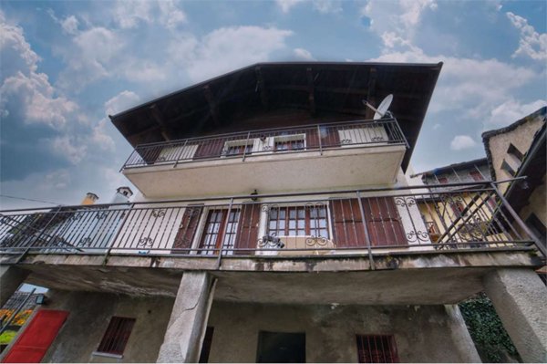 casa indipendente in vendita a Varzo in zona San Domenico