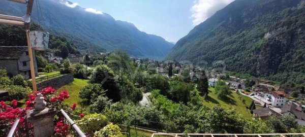 casa indipendente in vendita a Varzo