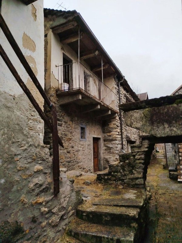 appartamento in vendita a Varzo in zona San Domenico