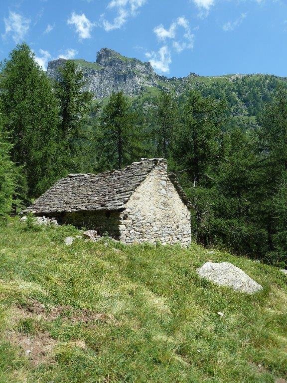 casale in vendita a Varzo in zona San Domenico