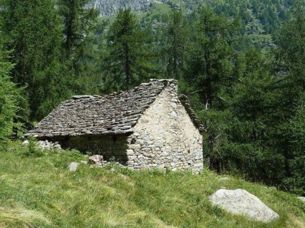 casa indipendente in vendita a Varzo in zona San Domenico