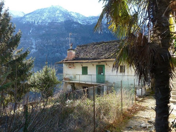 casa indipendente in vendita a Varzo