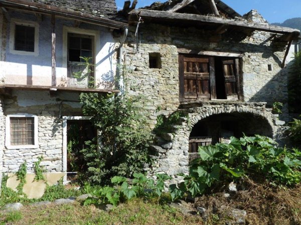 villa in vendita a Varzo in zona San Domenico