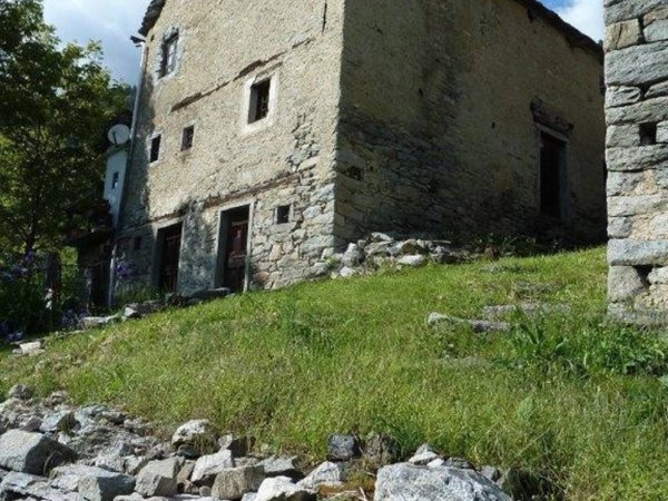 casa indipendente in vendita a Varzo