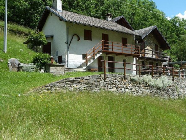 negozio in vendita a Varzo in zona San Domenico