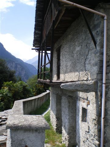 casale in vendita a Varzo in zona Cattagna