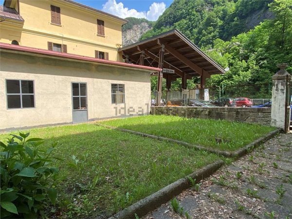 casa indipendente in vendita a Varzo in zona San Domenico