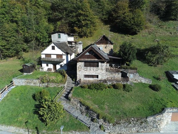 casa indipendente in vendita a Varzo