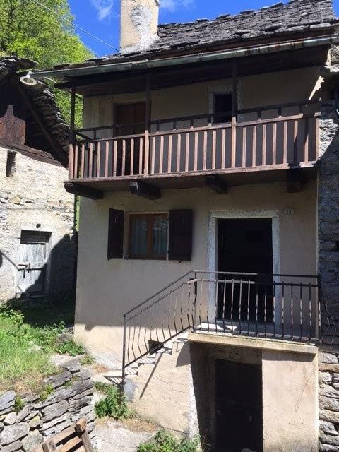 casa indipendente in vendita a Varzo in zona San Domenico