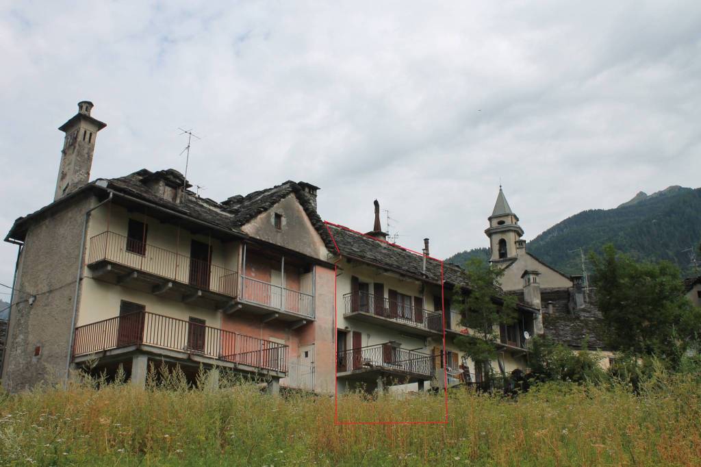casa indipendente in vendita a Varzo