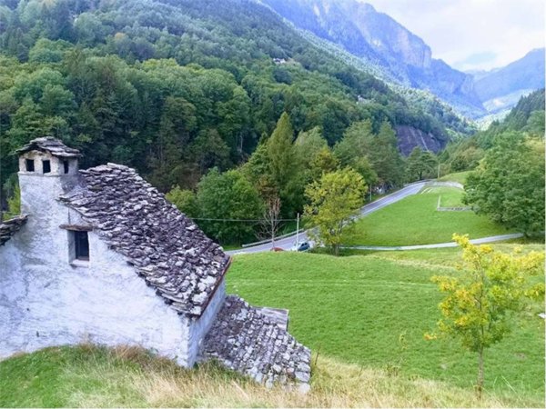 casa indipendente in vendita a Varzo in zona San Domenico