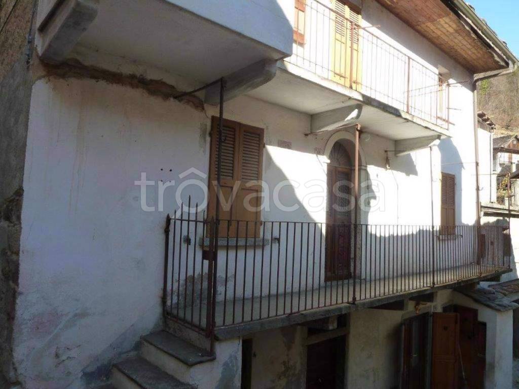 casa indipendente in vendita a Varzo in zona Bertonio
