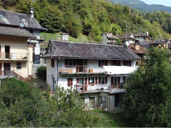 casa indipendente in vendita a Varzo