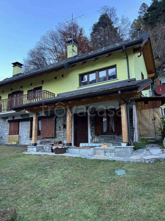 casa indipendente in vendita a Varzo in zona San Domenico