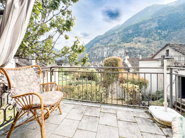 casa indipendente in vendita a Varzo in zona Bertonio