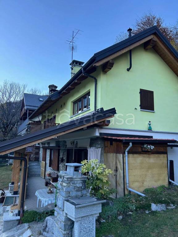 casa indipendente in vendita a Varzo in zona San Domenico