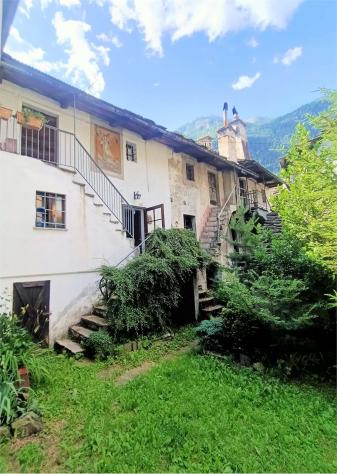 casa indipendente in vendita a Varzo in zona Bertonio