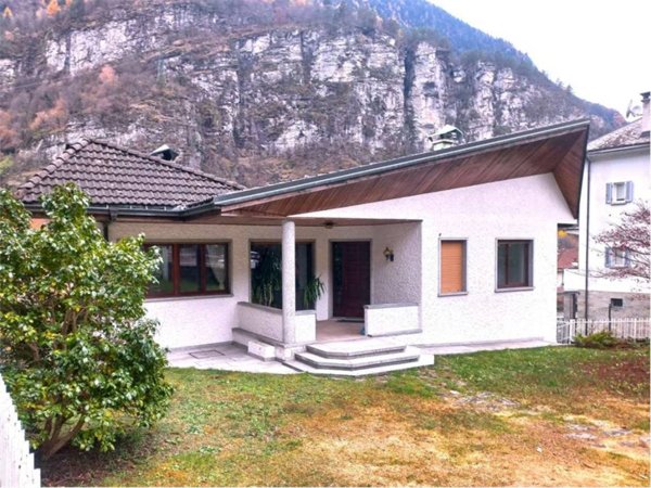 casa indipendente in vendita a Varzo