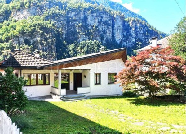 casa indipendente in vendita a Varzo