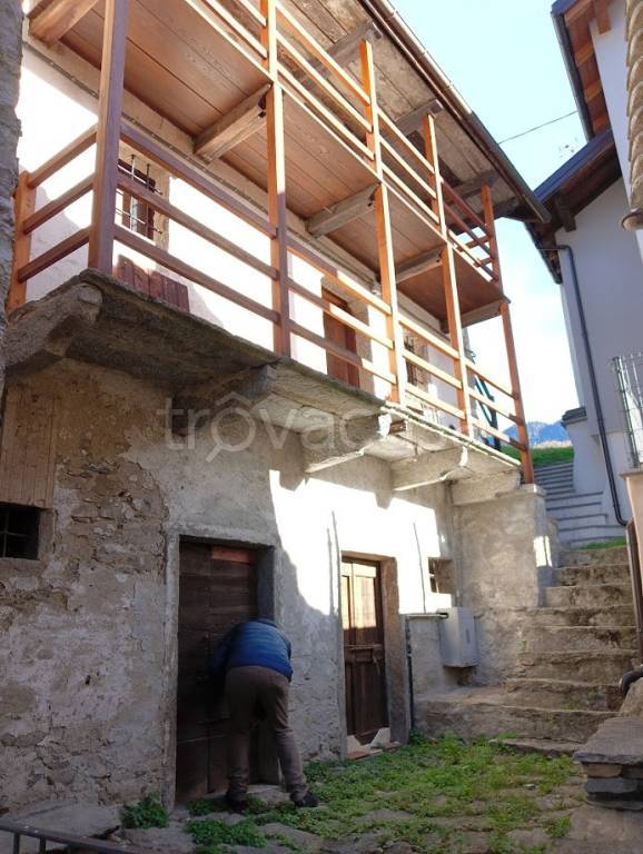 casa indipendente in vendita a Varzo