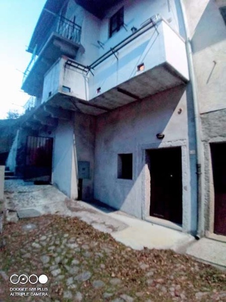 casa indipendente in vendita a Varzo in zona San Domenico