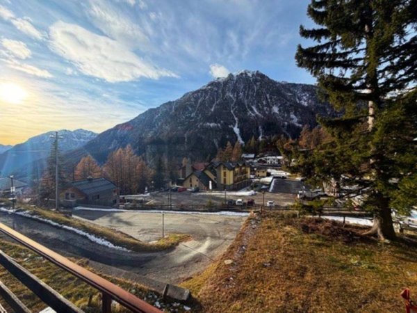 casa indipendente in vendita a Varzo in zona San Domenico