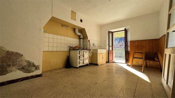 casa indipendente in vendita a Varzo in zona Bertonio