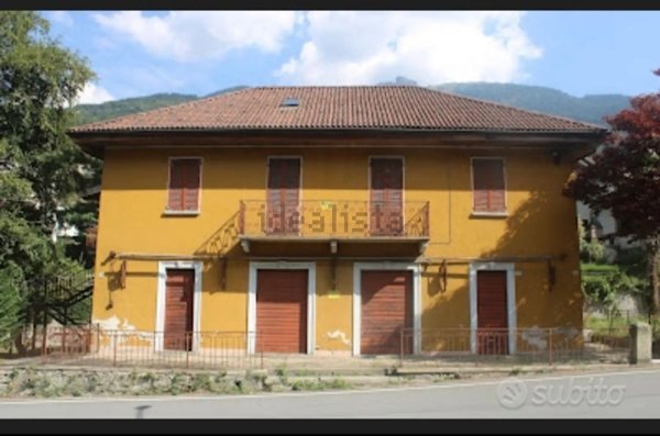 casa indipendente in vendita a Varzo in zona San Domenico