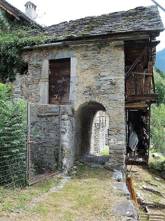 appartamento in vendita a Varzo in zona San Domenico