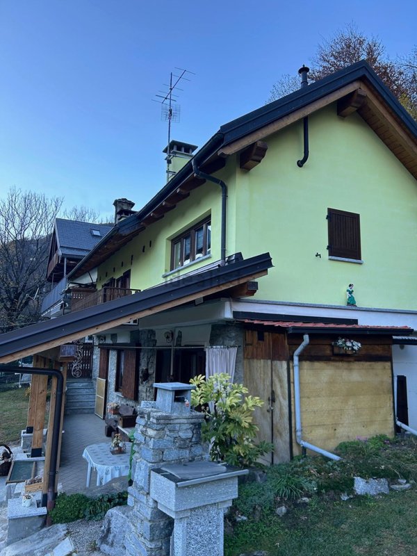 casa indipendente in vendita a Varzo