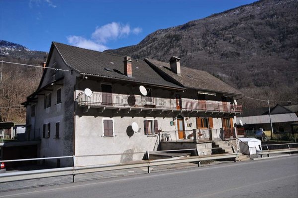 appartamento in vendita a Varzo in zona San Domenico