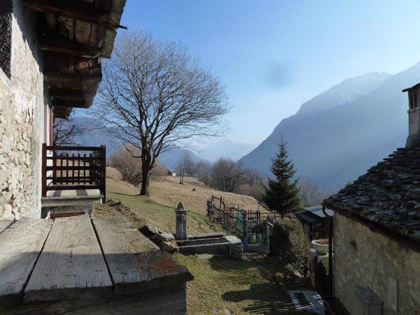 casale in vendita a Varzo in zona San Domenico