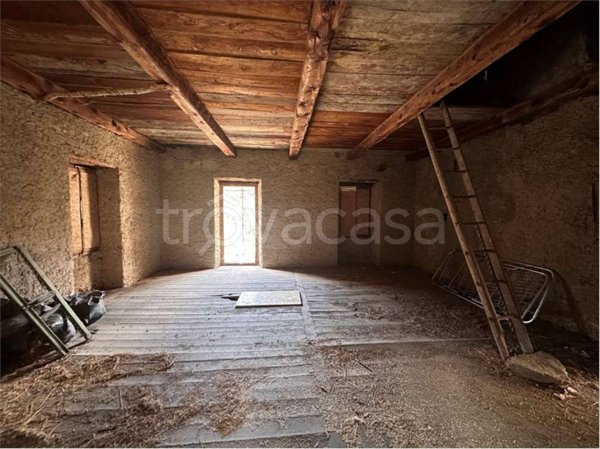 casa indipendente in vendita a Varzo in zona Coggia