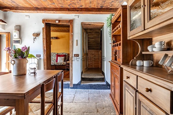 casa indipendente in vendita a Varzo in zona San Domenico