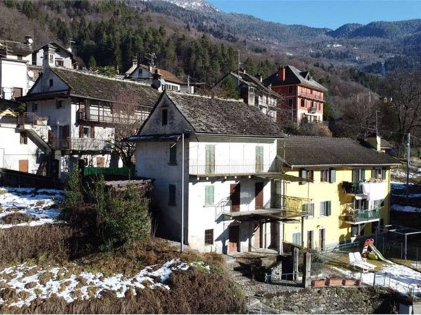 casa indipendente in vendita a Varzo in zona San Domenico