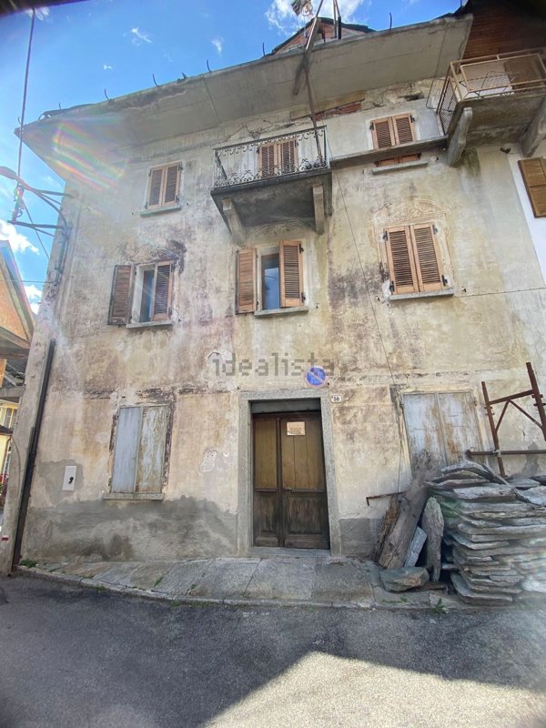 casa indipendente in vendita a Varzo in zona San Domenico