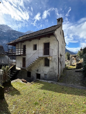 casa indipendente in vendita a Varzo in zona Cattagna