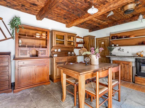 casa indipendente in vendita a Varzo in zona San Domenico