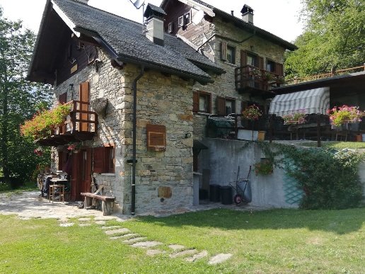 casa indipendente in vendita a Varzo in zona San Domenico