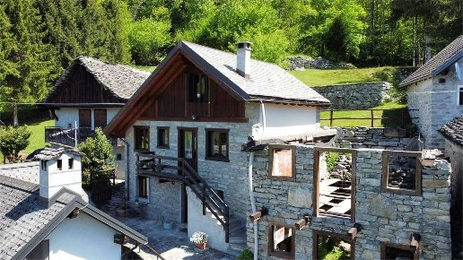 casa indipendente in vendita a Varzo in zona Coggia