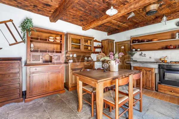 casa indipendente in vendita a Varzo in zona Cattagna