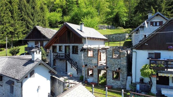 appartamento in vendita a Varzo in zona Coggia