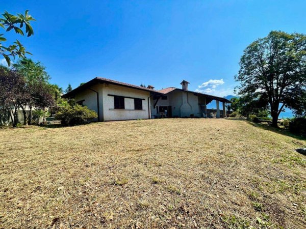 casa indipendente in vendita a Verbania in zona Intra