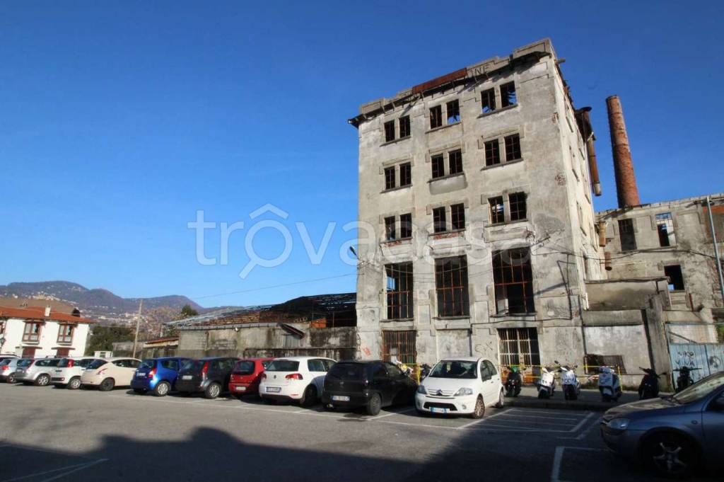 negozio in vendita a Verbania in zona Pallanza